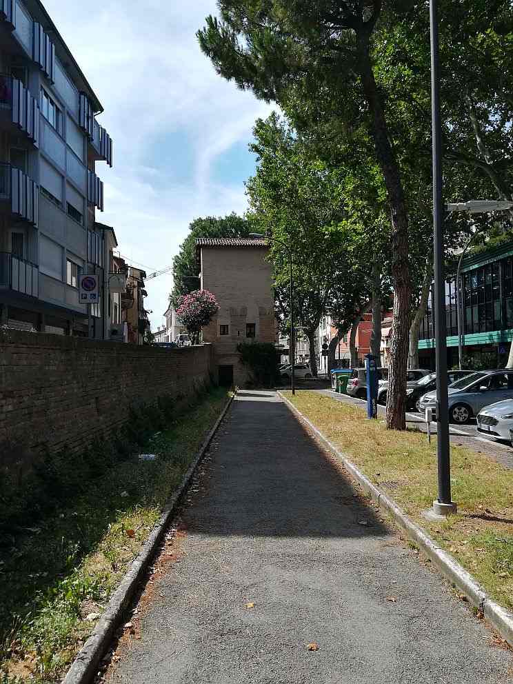Foto di Torrette delle mura antiche  (Via Mura Barriera Ponente 71) scattata da Casa Bufalini